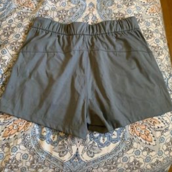 CRZ yoga shorts, Olive green color size medium - Picture 4 of 4